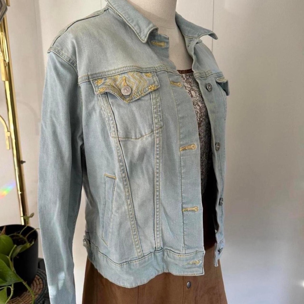 Lularoe Light Wash Denim Jacket Yellow Embroidered Boho Trucker Large Medium